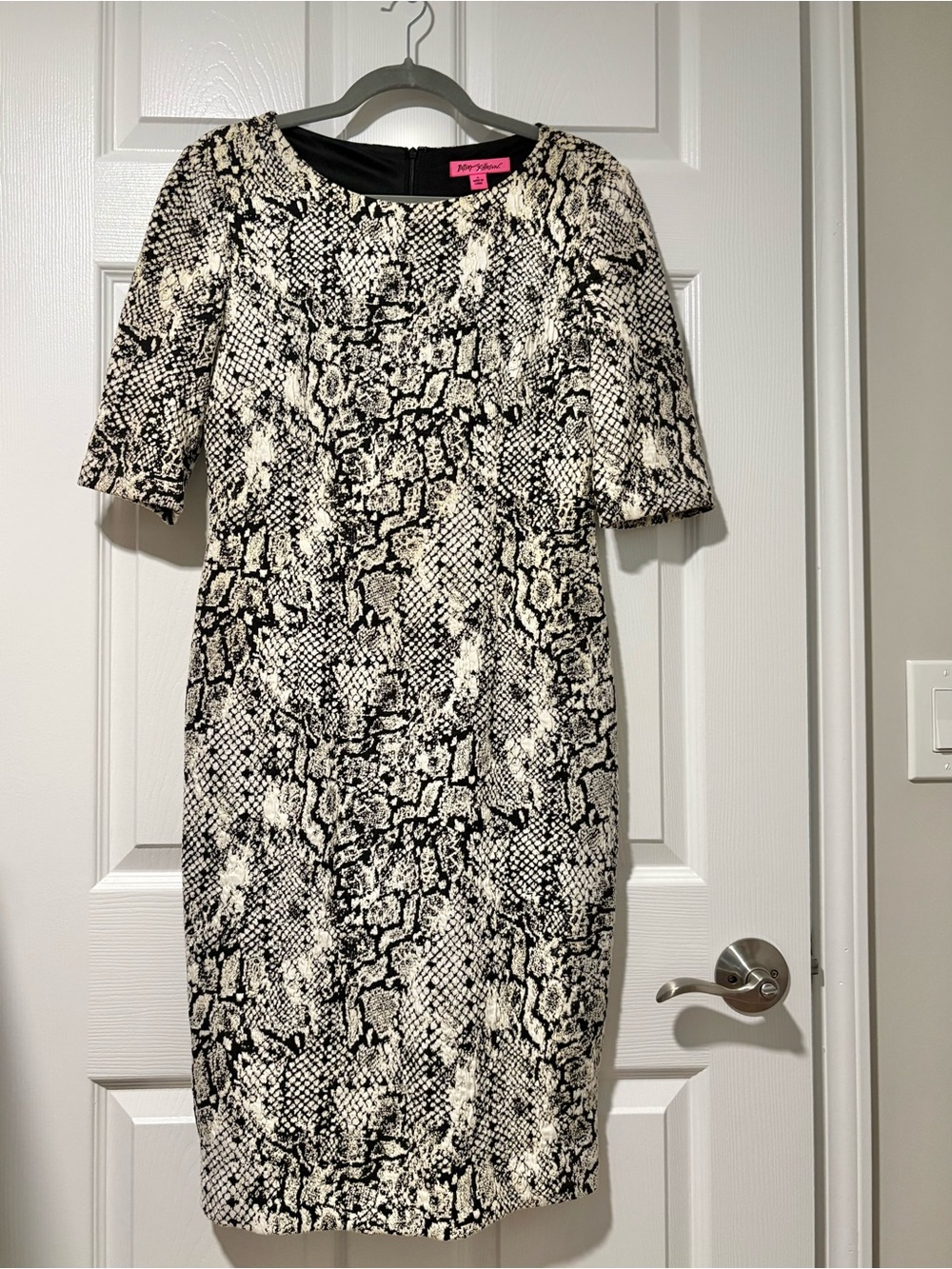 BETSEY JOHNSON Black & Cream Snake-Print Midi Sheath Dress